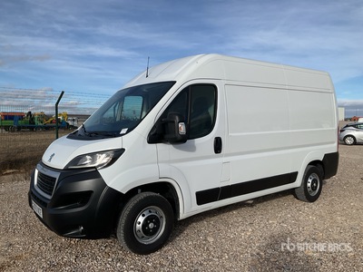 2025 Peugeot Boxer Cargo Van