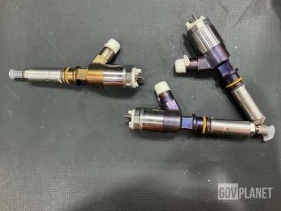 (3) Cat 320-0690 Fuel Injectors