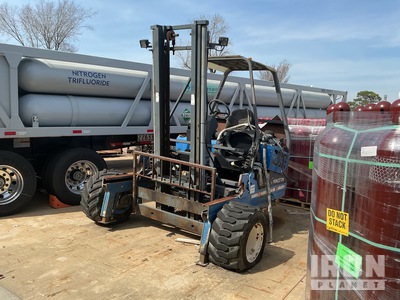 Mitsubishi PB50 5500 lb Pneumatic Tire Forklift (Inoperable)