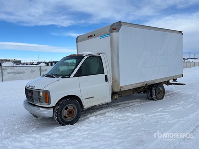 1999 GMC Savana 4x2 Van Truck