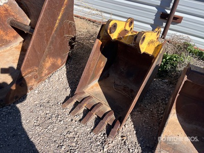 23 in Digging Excavator Bucket