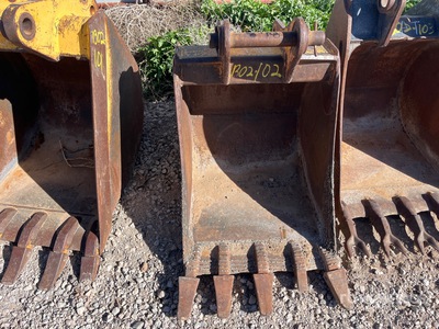 23 in Digging Excavator Bucket