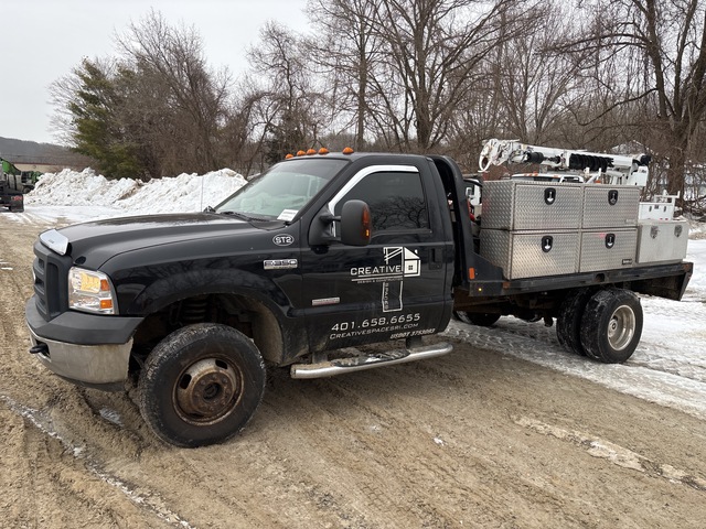 2006 Ford F-350 XLT 4x4 Flatbed Truck 2006 Ford F-350 XLT 4x4 Flatbed Truck