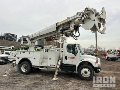 2016 Altec on 2012 Freightliner M2 106 4x2 Camion excavadora