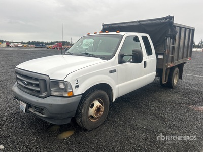 2003 Ford F-350 XL 4x2 Extended Cab Dump Truck