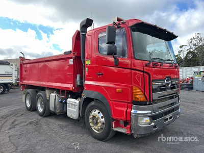 2014 Hino 700 SS1E 6x4 T / A-kiepwagen