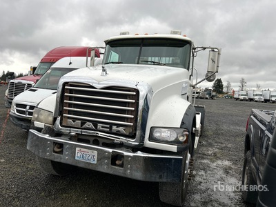2009 Mack GU713 8x4 Cabina per trattore stradale 3 assi