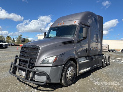 2020 Freightliner Cascadia 126 6x4 T/A Sleeper Truck Tractor