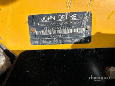 2004 John Deere 250 Ładowarka o sterowaniu burtowym