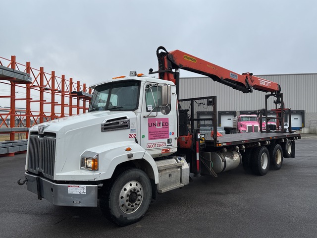 2015 Palfinger PW35001-SH Knuckle Boom on 2016 Western Star 4700 8x4 Flatbed Truck with Crane