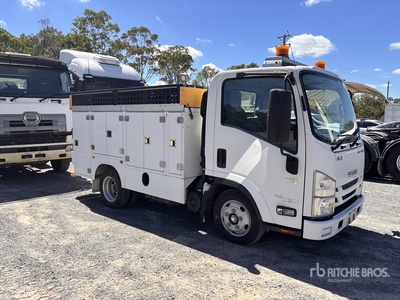 2017 Isuzu NLR 45-150 4x2 Service Truck