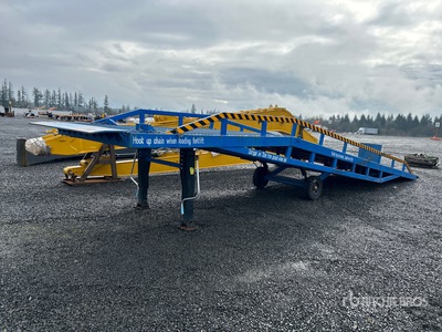 2024 LT 10 36 ft Hydraulic Portable Loading Ramp