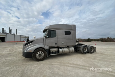 2020 Volvo VNL 6x2 Cabeza Tractora Cabina Dormitorio