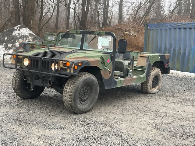 1997 AM General M1097A2 HMMWV 2 Door w/Truck Body