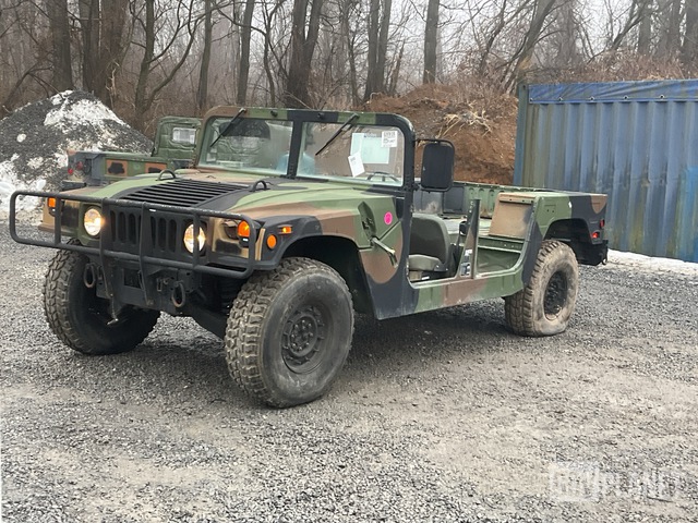 1997 AM General M1097A2 HMMWV 2 Door w/Truck Body