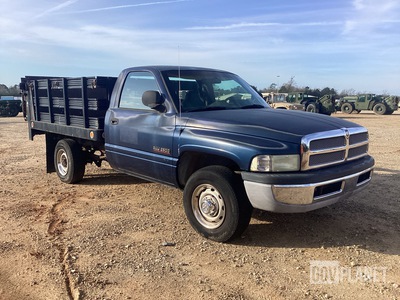 2002 Dodge Ram 2500 Flatbed Truck