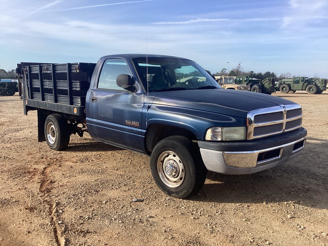 2002 Dodge Ram 2500 Flatbed Truck
