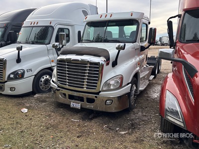 2016 Freightliner Cascadia 6x4 トラックトラクター（T/A）