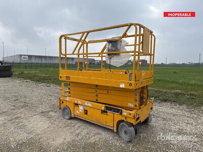 2016 Haulotte Compact12 Electric Ascenseur à ciseaux (Inoperable)