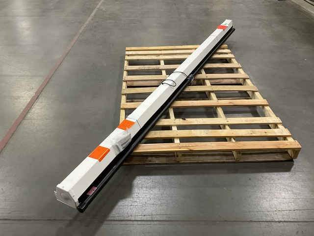 Draper Luma 2 Projection Screen Draper Luma 2 Projection Screen