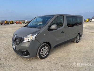 2019 Renault Trafic 9-Seat Bus