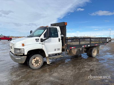 2006 Chevrolet C-5500 4x2 Flatbed Truck