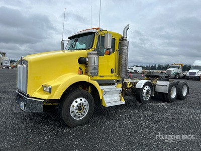 2007 Kenworth T800 8x4 Tri/A Day Cab Truck Tractor