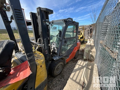 2015 Toyota 8FGU30 4750 lb Pneumatic Tire Carrelli Elevatori (Inoperable)