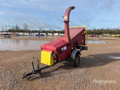 2005 Lindana 150PHM Tow-Behind Broyeur A Branches Rębak do drewna