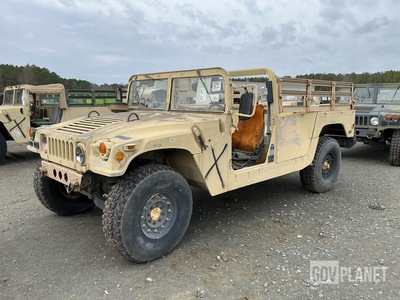 AM General M1097R1 HMMWV 2 Door w/Truck Body