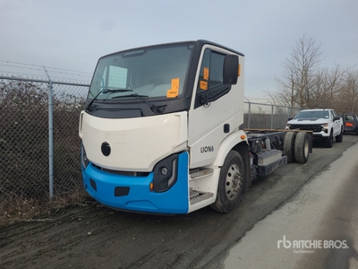 Lion Lion6 4x2 Electric を見 Cab and Chassis