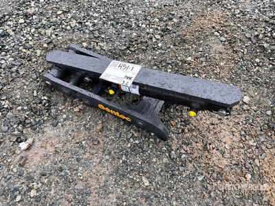 Gentec 18 in Hydraulic Pouce de pelleteuse (Unused)