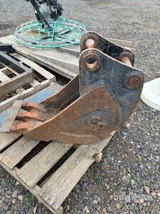 Paladin Excavator Bucket - Fits Wacker Neuson EZ53