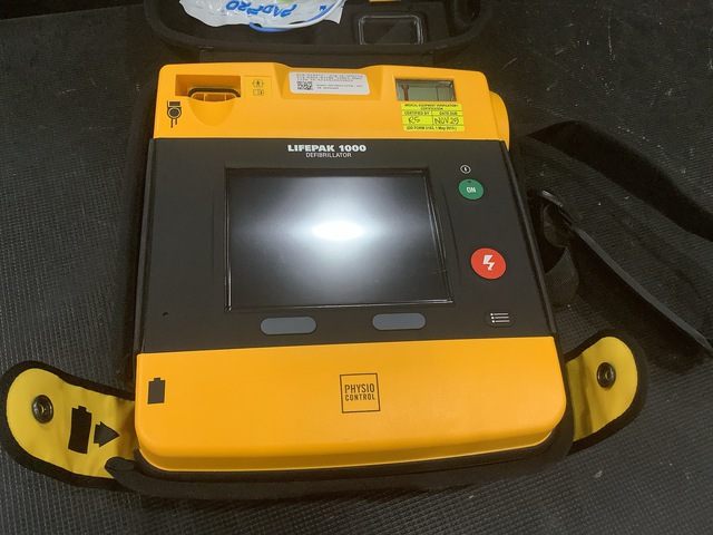 Physio-Control LifePak 1000 Defibrillator