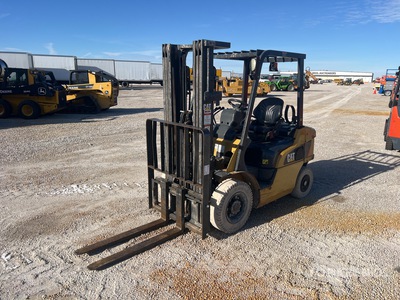 2019 Cat GP25N 4500 lb Pneumatic Tire Forklift