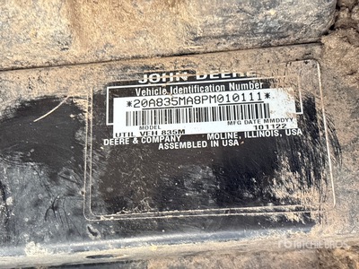 2023 John Deere XUV835M 4x4 Pojazd użytkowy