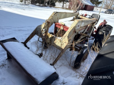 1968 International 434 2WD ユーティリティトラクター (Inoperable)