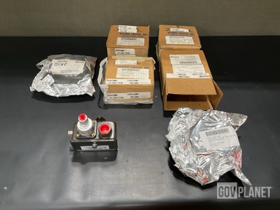(5) Detroit Switch 222-10NA1-2223745 Pressure Switches