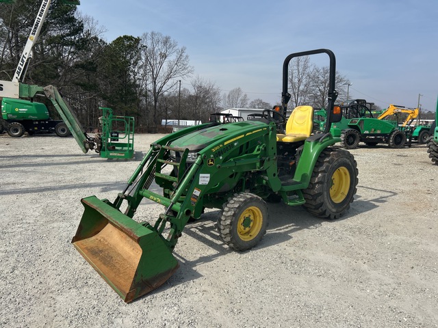 2017 John Deere 3033R 4WD Tractor 2017 John Deere 3033R 4WD Tractor