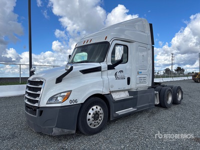 2020 Freightliner Cascadia 126 6x4 T/A Sleeper Truck Tractor