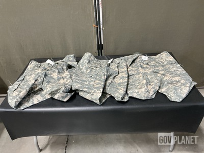 (1,043) Pairs of Cold Weather Trousers