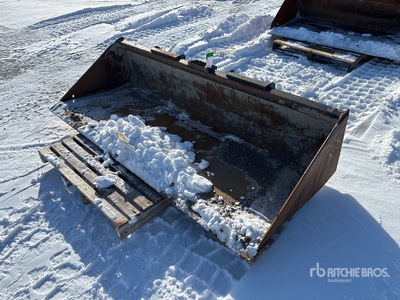 John Deere Worksite Pro 84 in دلو للسكيد ستير