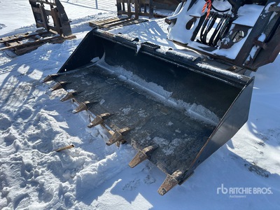 John Deere Worksite Pro 84 in Skid Steer Bucket