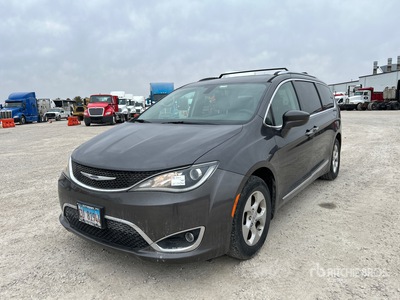 2017 Crysler Pacifica Minivan