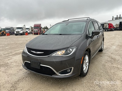 2017 Chrysler Pacifica Touring L Plus Minivan
