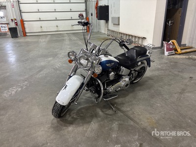 2005 Harley-Davidson FLSTN Softail Deluxe Cruiser Bike