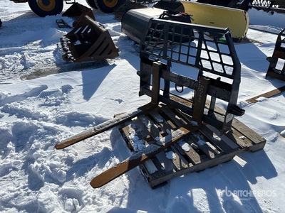 John Deere Worksite Pro 48 in Horquillas para minicargadora