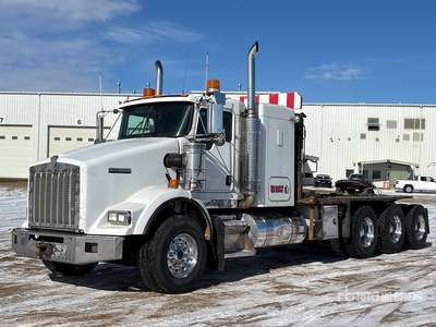 2005 Kenworth T800B 8x6 Sleeper Winch Truck
