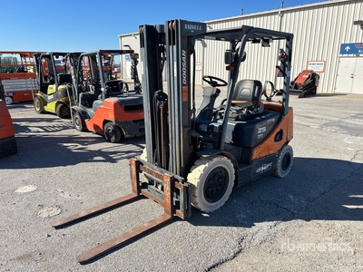 2013 Doosan 4600 lb Pneumatic Tire Forklift