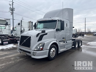 2013 Volvo VNL 6x4 Tracteur routier couchette